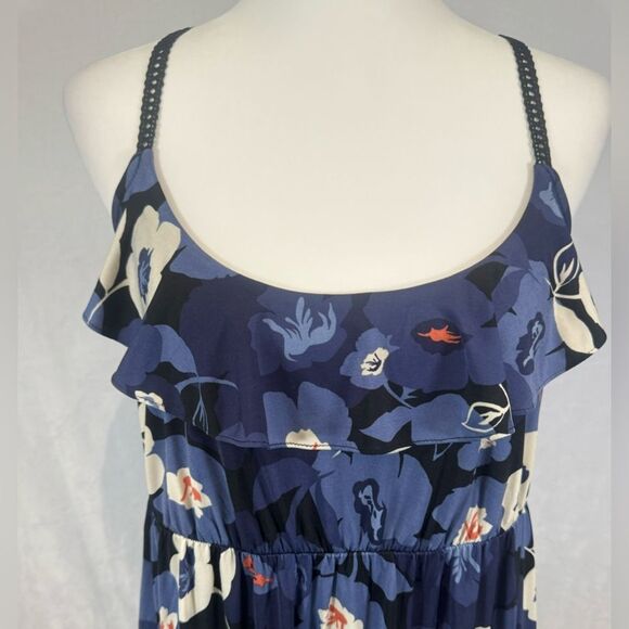 Elle blue and white floral maxi sundress with lace cross back straps size medium - Picture 2 of 6